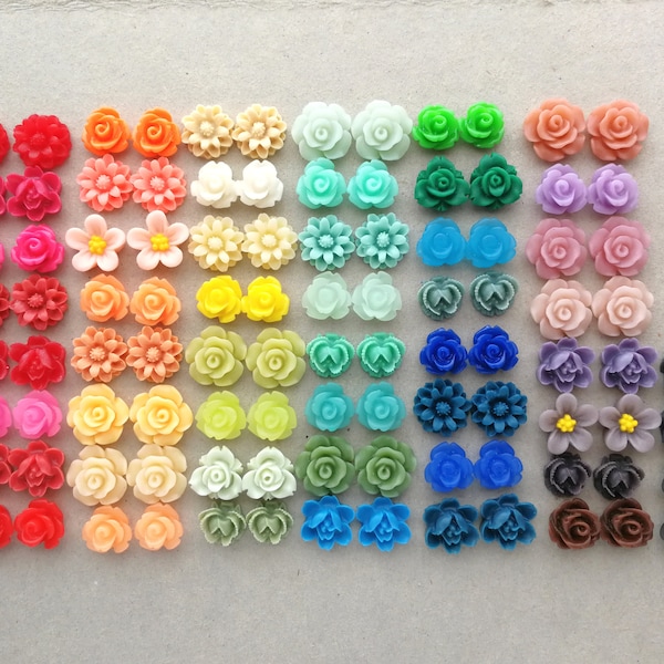 100 pcs Resin Flower Cabochons - Assorted colors and sizes 10mm - 14mm