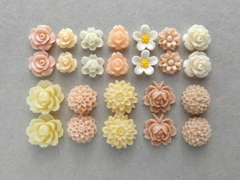 24 pcs Resin Flower Cabochons Assorted Sizes Sampler Pack Blushing Bride image 2