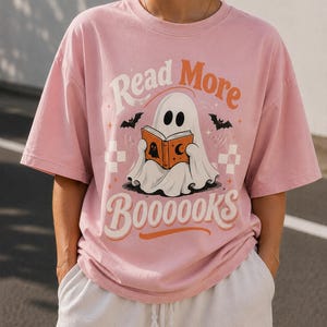 Comfort Colors©Teacher Halloweenshirt, Halloweenleraar, Read More Books, Spooky Teacher Ghost-shirt, Shirt Teacher Teams, Halloweenfeest, Halloween-feest