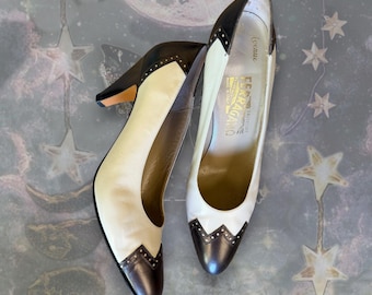 Vintage Salvatore Ferragamo Spectator Pumps - Old Hollywood Glam - 1940er Jahre inspirierte Italienische Heels