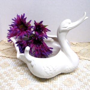 Vintage Hull Swan Planter, Ceramic Indoor Planter, Floral Container,