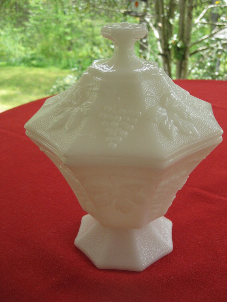 Candy Dish Vintage White Milk Glass Covered Candy Dish Etsy Nederland