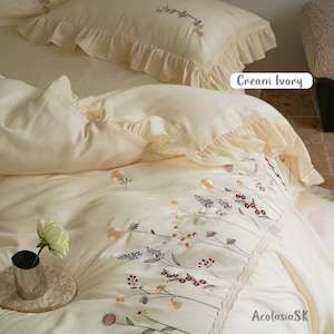 Kühlender Tencel Lyocell Bettwäsche-Set, Wildblumen Stickerei Bettwäsche, Creme Elfenbein Rüschenbesatz Bild 1