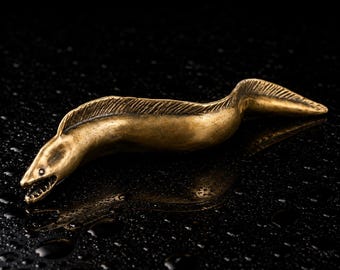 Vintage Brass Moray Eel Mini Figurine, Handcrafted Fluid Flow Zen Desk Statue with Ocean Cleansing Healing Energy