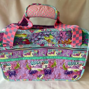Handmade Quilted Travel Organizer Bag in Tula Pink Fabric | ByAnnie Divide and Conquer Pattern Tote | Clear Vinyl & Mesh Zipper Pockets