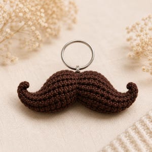 Mustache Crochet Keychain Pattern PDF (English/German), Amigurumi Accessory (Digital Download)