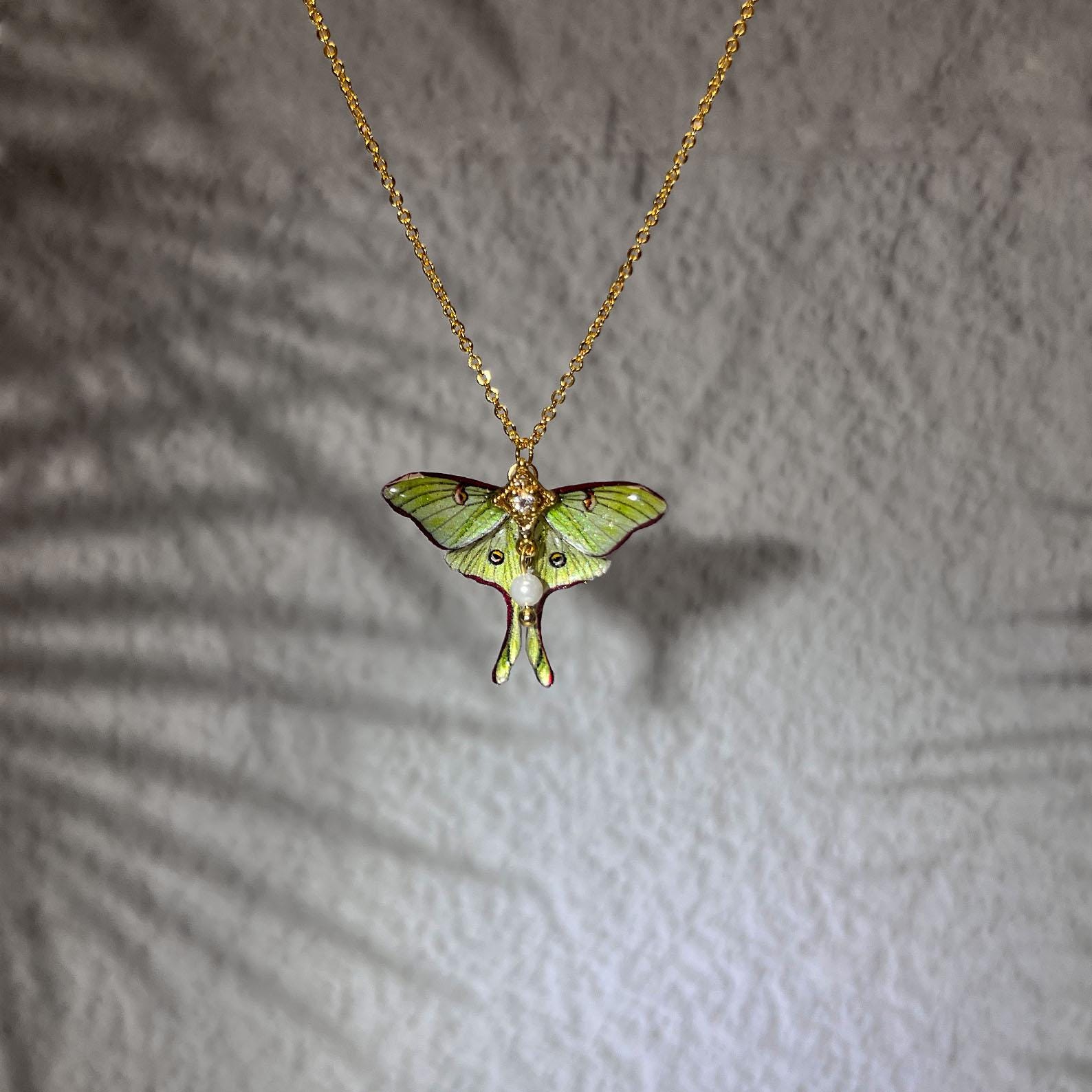 蛾のジュエリーギフト - Etsy 日本