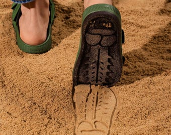 Beach Sandals That Leave Prints in the Sand | Sand-U