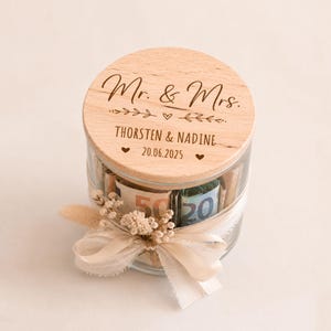 Personalisiertes Hochzeitsgeschenk Glas mit Holzdeckel, Geldgeschenk zur Hochzeit für Brautpaar, Erinnerungsbox optional mit Tasche