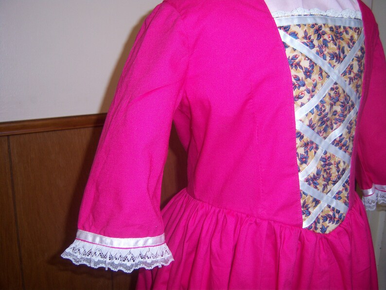 Pioneer Field Trip Mob Cap--Bright Pink Fuchsia Dress- Hamilton Era Wax Museum Williamsburg Size 6 Girls Colonial Costume Dress