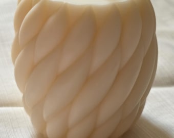 Candela estetica in cera d'oliva, candela a colonna scultorea a spirale, profumazione "Giornata alla Spa", candela con vortice di muschio e cashmere, regalo di lusso ecologico