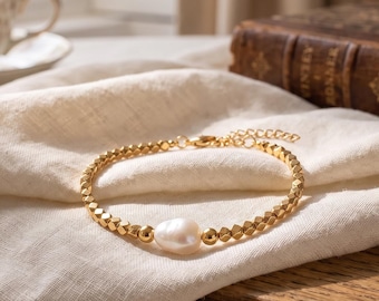 18K Gold Filled Irregular Pearl Bracelet, Dainty Freshwater Pearl Chain Bracelet, Minimalist Gold Layering Jewelry, Elegant Gift for Her