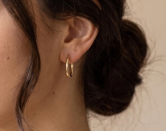 18K Gold Filled Classic Hoop Earrings, Dainty Gold Huggie Hoops, Minimalist Small Hoop Earrings, Elegant Everyday Jewelry, Timeless Gift