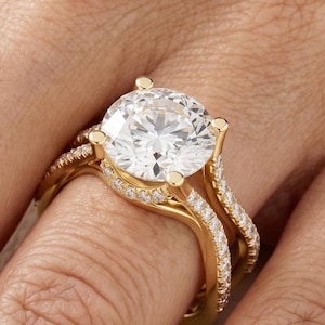 Anel de noivado com diamante redondo de laboratório de 3,35 ct, cravação catedral de 6 garras