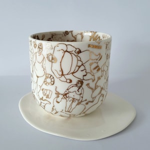 Porcelain cup with golden drawings. Japanese Collection zdjęcie 1