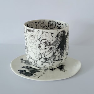 Porcelain cup with black drawings. Japanese Collection zdjęcie 1