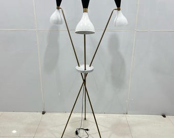 Lámpara de pie de estilo moderno de mediados de siglo / Lámpara de pie trípode / Lámpara de pie de latón blanco y negro / Iluminación de lujo para la decoración del hogar