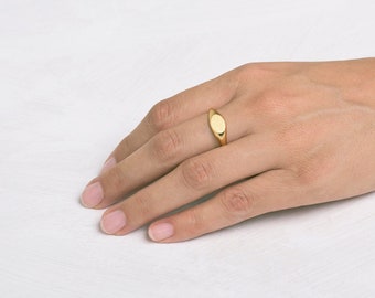 Oval Pinkie Ring ⦁ 18k Gold Seal Pinky Ring Solid Yellow Gold ⦁ Signet Woman's Ring ⦁ Small Midi Ring