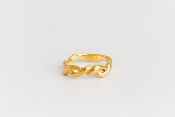 18 Karat Gold Wedding Band: Two-Thread Wrapped Ring