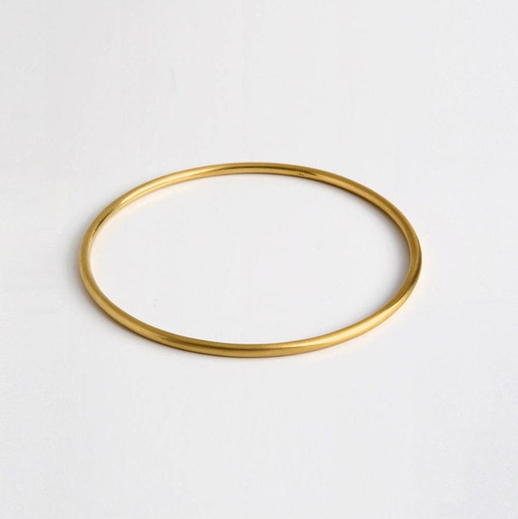 simple gold bangle bracelet
