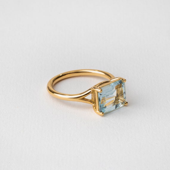 Rectangle aquamarine best sale ring