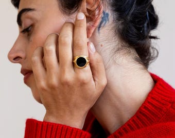 Large Onyx Ring: 18k Gold Round Gemstone, Handmade Ring for him / for her