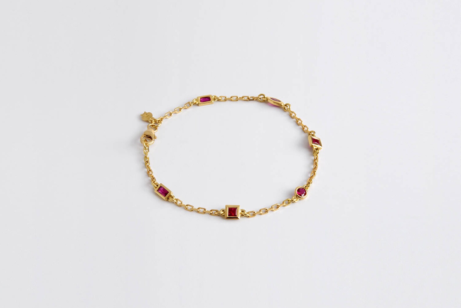 Geometric 18k Gold Chain Bracelet with Ruby Charm Link Chain Etsy