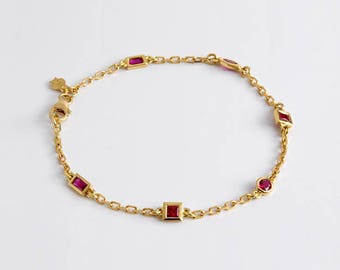 Geometric 18k Gold Chain Bracelet with Ruby Charm ⦁ Link Chain Bracelet, Jewelry Gift for Her