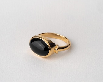 Oval Onyx Ring: 18k Gold Black Gemstone, Handmade Ring for him / for her