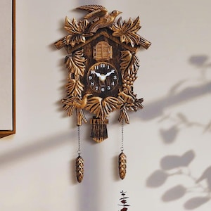 Stor vintage gökväggklocka, pendelur i Schwarzwaldstil, rustik lantlig inredning, present till föräldrar, 38 cm