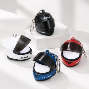 Light Up Motorcycle Helmet Keychain, LED Mini Racing Helmet Pendant, Helmet Bag Charm, Biker Gift, Car Key Ring, Backpack Accessory