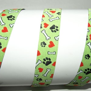 ribbon doglove green with paws hearts and bones
