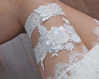 Ivory garter set, wedding garter set, bridal garter set, ivory lace garter set, garter for wedding set, keepsake garter, toss garter