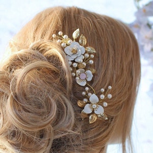 Bridal hair piece, prom hair accessory, bridal hair comb, pearl hair comb, gold headpiece, flower hair comb