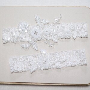 Wedding lace garter set, beaded lace garter set, bridal garter set, garter set, garter for wedding, ivory garter set