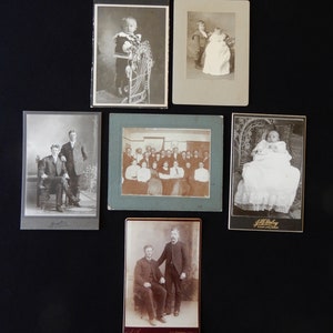 Six photos vintage, lot de nourrissons, d'enfants et d'adultes, cartes pour armoire, 6 à 6,5 pouces de hauteur, Minnesota et Dakota du Sud, non daté, rétro