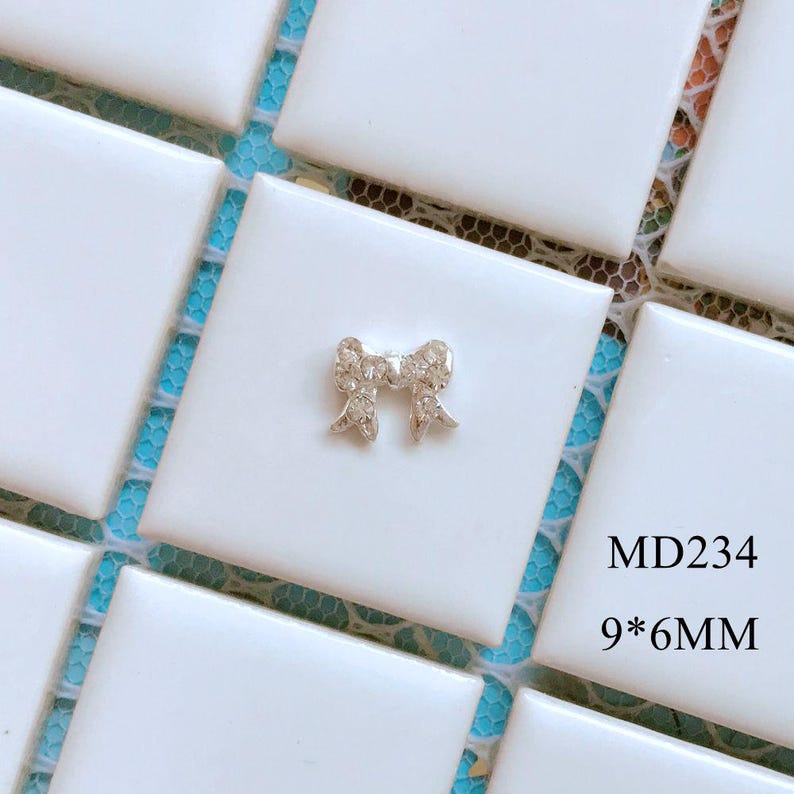 5pcs Fancy Metal 3d Charms Metal Decoration with Rhinestone Bow with Pearls and Rhinestone Nail Art Decoration Cellphone Decoration MD234