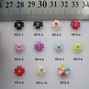 30pcs/bag Crystal Color Heart Petal Resin Flower with Rhinestone Nail Art Decoration Nail DIY Deco RF4/6
