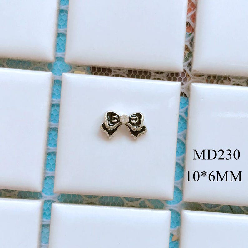 5pcs Fancy Metal 3d Charms Metal Decoration with Rhinestone Bow with Pearls and Rhinestone Nail Art Decoration Cellphone Decoration MD230