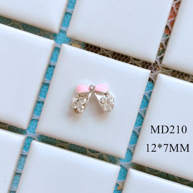 5pcs Fancy Metal 3d Charms Metal Decoration with Rhinestone Bow with Pearls and Rhinestone Nail Art Decoration Cellphone Decoration MD210