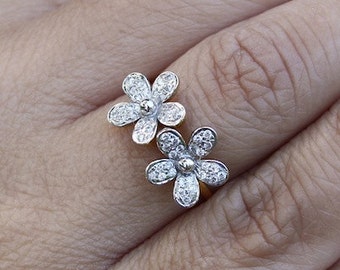 Diamonds flowers 18k gold ring