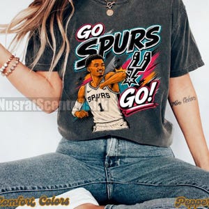 Youth Adult Crazy Hispanic El Codazo Wemby Basketball Player Comfort Colors T-Shirt, Spurs Inspired Lotería Style Graphic Tee, Retro Sports