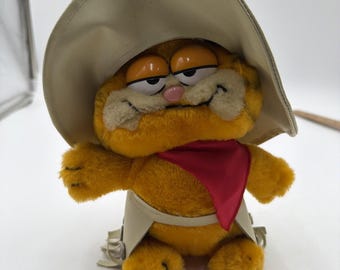 Vintage Plush Garfield Cowboy "Move Over Duke" Dakin 1978/1981 White Chaps Hat
