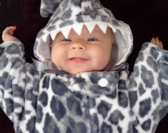 Baby Shark Costume, Infant Shark Costume, Infant Halloween Costume, Wearable Blanket, Baby Bunting, Sleep Sack Newborn,