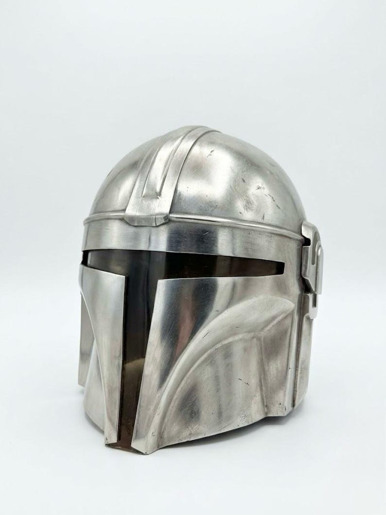 Casque de chasseur de primes de science-fiction | Heaume de mercenaire en acier fabriqué à la main | Armure de guerrier cyberpunk pour GN cosplay | Casque portable Galactic Knight Silver
