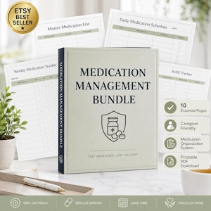 Può includere: Un raccoglitore per la gestione dei farmaci in grigio chiaro con il testo Medication Management Bundle e l'icona di un flacone di pillole. È circondato da fogli di tracciamento stampabili tra cui una lista principale, programma giornaliero e settimanale.