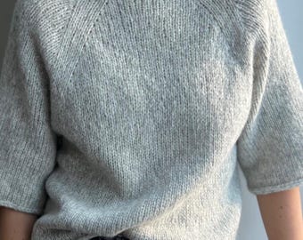 Patrón de punto para camiseta de punto liso en PDF, top de punto raglán sin costuras, suéter minimalista de manga corta (descarga para hacer tú mismo)