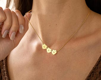 Collar con nombre en forma de corazón personalizado, colgante familiar chapado en oro personalizado