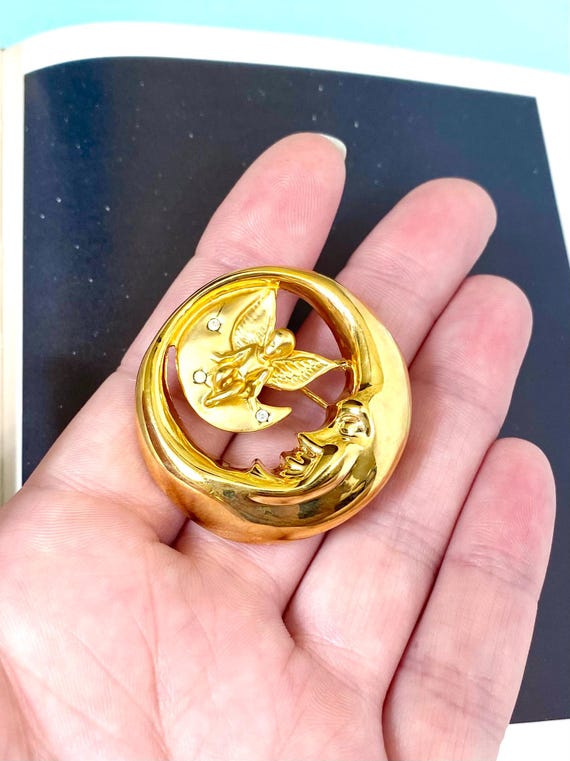 Vintage Crescent Moon Brooch, Angel & Man in the Moon 90s-2000s New Old Stock Pin, Designer 18kt Gold Plated Costume Jewelry View 6