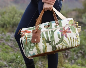 Handmade Women’s Weekender bag / Overnight Bag / Large Duffle Bag / Gym Bag / Duffle Bag / Carry on bag / women’s Travel Bag / Personalized